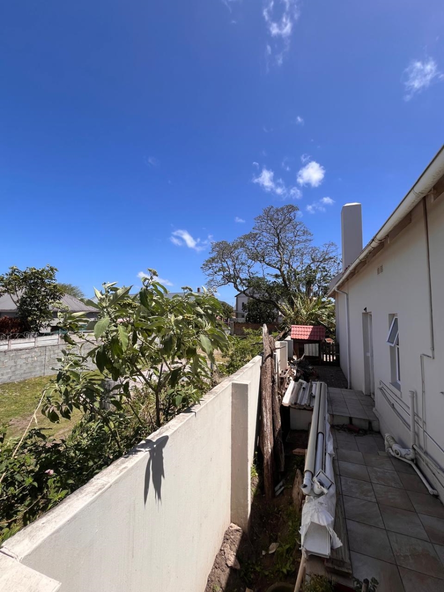 5 Bedroom Property for Sale in Cambridge Eastern Cape